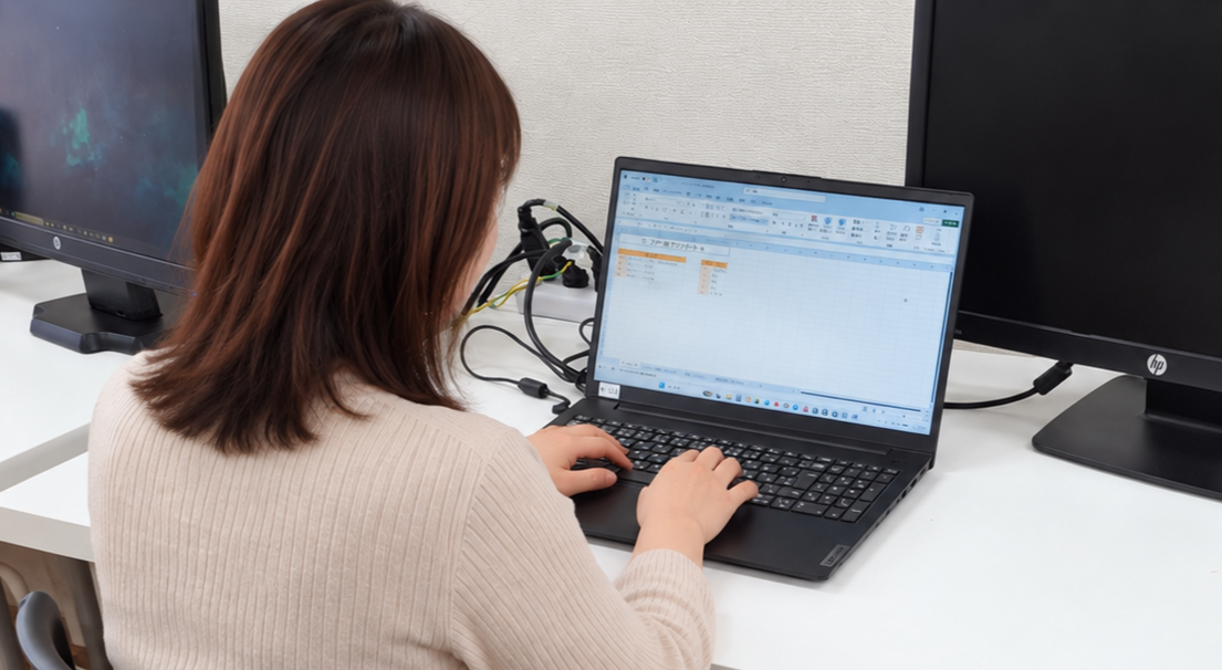 教室でExcelを学ぶ大人講座の受講風景